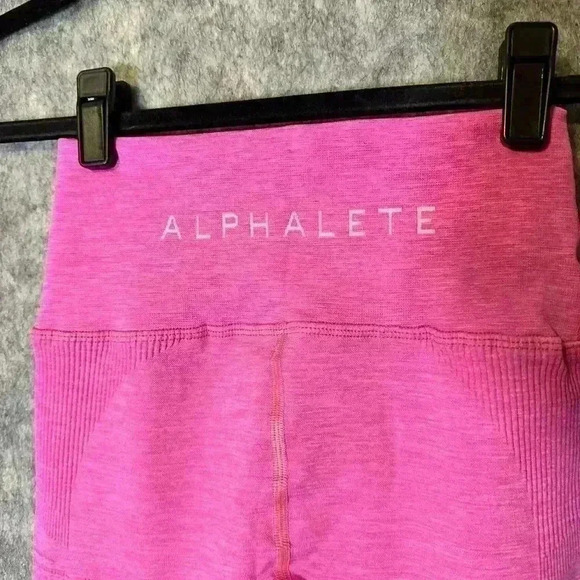 NWT Alphalete Halo Leggings in Hot Pink - Size small - Picture 5 of 8